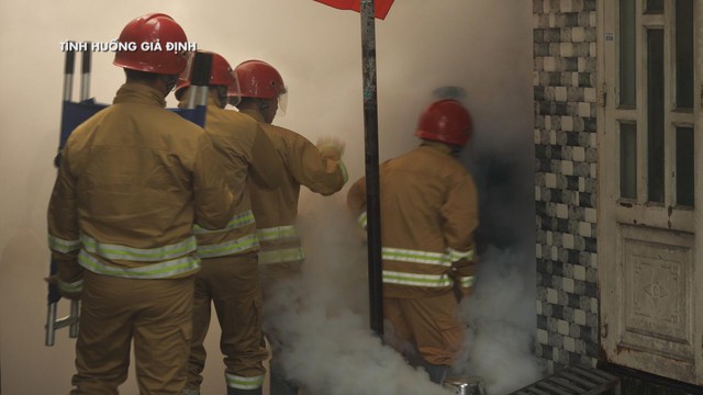 Phường Xuân Hòa diễn tập phương án chữa cháy và cứu nạn, cứu hộ tại khu dân cư - Ảnh 1.