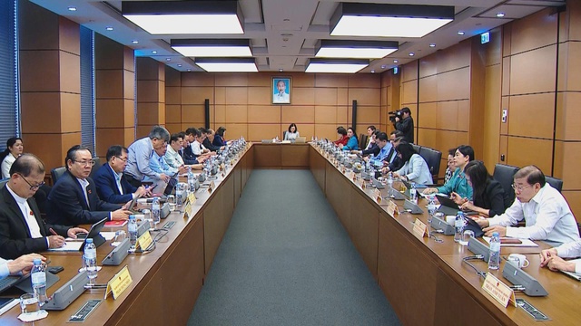 Đại biểu Quốc hội góp ý hoàn thiện 4 dự án luật quan trọng - Ảnh 1.