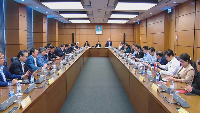 Đại biểu Quốc hội góp ý dự thảo Văn kiện Đại hội XIV của Đảng - Ảnh 1.