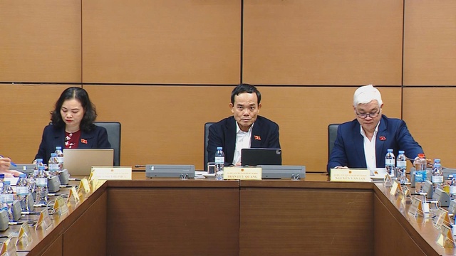 Đại biểu Quốc hội góp ý dự thảo Văn kiện Đại hội XIV của Đảng - Ảnh 2.