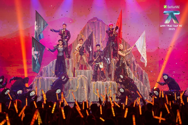 Phúc Du mang “Em đã chờ anh bao lâu” lên sân khấu: Hành trình chữa lành và tỏa sáng - Ảnh 1.