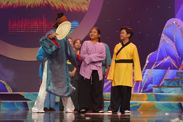 Phi Phụng và Nguyên Đức – Cặp đôi “bạn xấu” tinh nghịch trong Vườn Âm Nhạc Tháng 11 - Ảnh 3.