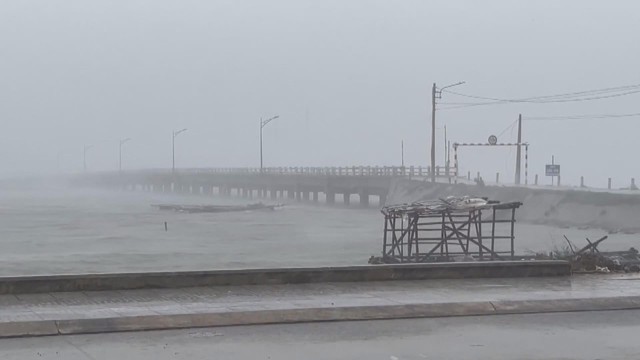 Thời sự HTV ngày 7/11/2025 I 12 người thiệt mạng và bị thương do bão số 13 - Ảnh 2.