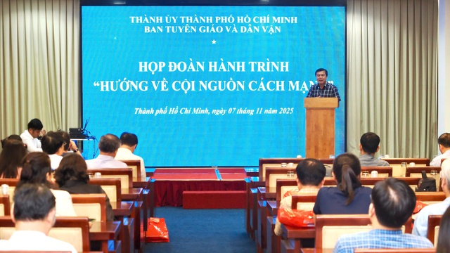 Ban Tuyên giáo và Dân vận Thành ủy TP. Hồ Chí Minh tổ chức Hành trình "Hướng về cội nguồn Cách mạng" - Ảnh 1.