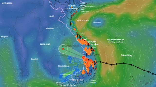 Bão số 13 suy yếu thành vùng áp thấp - Ảnh 1.