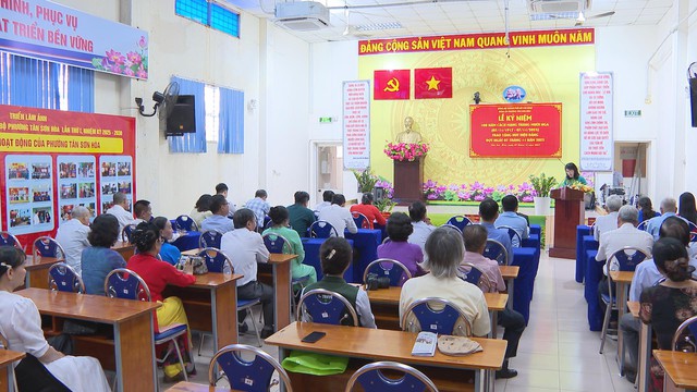Tôn vinh 36 đảng viên phường Tân Sơn Hòa với Huy hiệu Đảng cao quý - Ảnh 1.