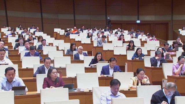 Đại biểu kiến nghị xem xét tính chất văn bản đóng dấu mật - Ảnh 2.