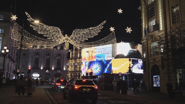 Anh: Phố Regent bắt đầu lên đèn đón Giáng sinh - Ảnh 1.