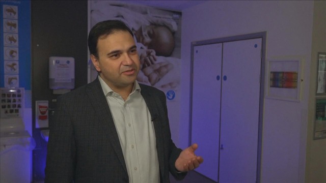 Anh: Thử nghiệm mũ bơi - thiết bị theo dõi, giám sát phát triển não bộ ở trẻ em - Ảnh 2.