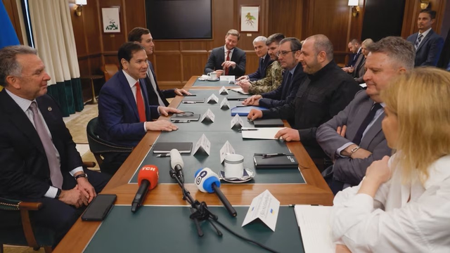 2 phái đoàn Ucraina và Mỹ thảo luận về kế hoạch hòa bình - Ảnh 1.