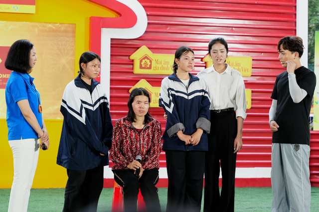 MC Mỹ Vân cảm phục nghị lực cô bé 17 tuổi thay cha chăm lo mẹ và em gái- Ảnh 6.