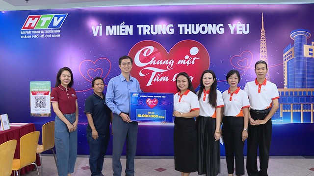 Qũy "Chung một tấm lòng" tiếp tục san sẻ yêu thương- Ảnh 1.