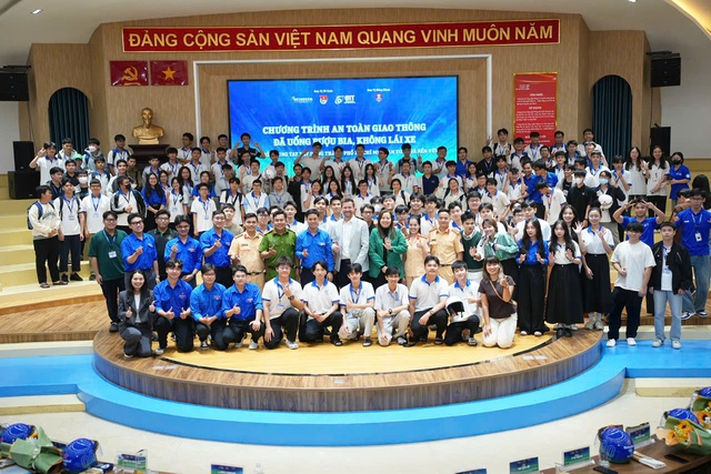 Chương trình "An toàn giao thông – Đã uống rượu bia, không lái xe" - Ảnh 1.