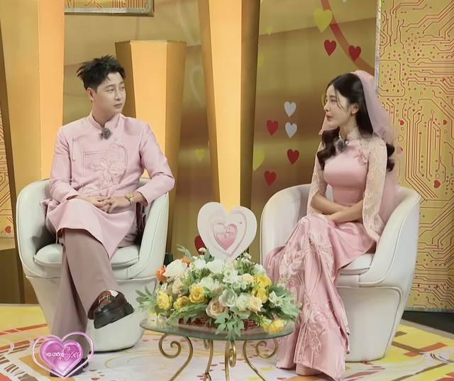 Vợ chồng son: Cặp đôi diễn viên "ghét của nào trời trao của đấy"- Ảnh 4.