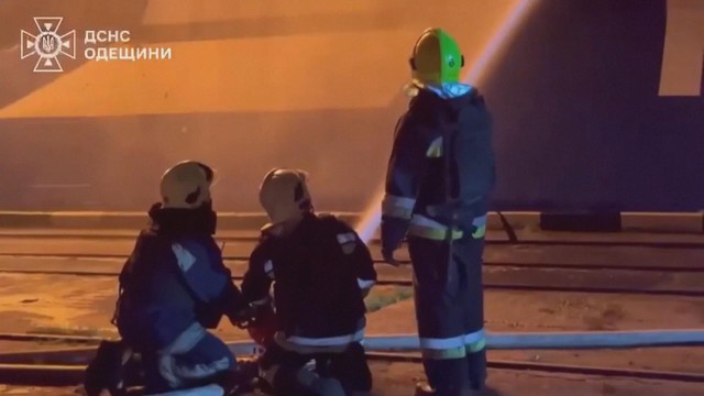 Nga tập kích cảng Ucraina, làm hư hại nhiều tàu hàng- Ảnh 3. Nga tập kích cảng Ucraina, làm hư hại nhiều tàu hàng- Ảnh 3.