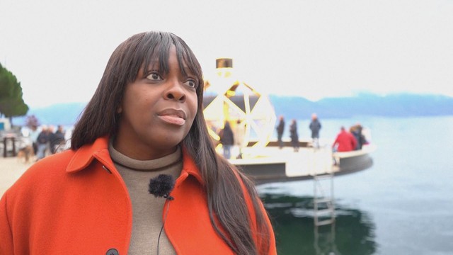 Không khí náo nhiệt ở chợ Giáng sinh Geneva, Thụy Sĩ- Ảnh 1. Không khí náo nhiệt ở chợ Giáng sinh Geneva, Thụy Sĩ- Ảnh 1.