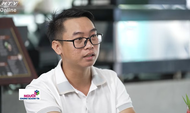 Người chung quanh ta - Tập 6: Chàng "Hiệp sĩ bóng đêm" nhiều lần giấu gia đình lấy xe chở rau đi cứu nạn- Ảnh 1. Người chung quanh ta - Tập 6: Chàng "Hiệp sĩ bóng đêm" nhiều lần giấu gia đình lấy xe chở rau đi cứu nạn- Ảnh 1.