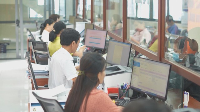 Vươn khơi - Ngày 14/12/2025 | Tập trung nâng cao chỉ số cải cách hành chính và mức độ hài lòng của người dân, doanh nghiệp- Ảnh 1.