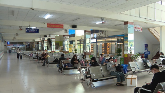 Vận tải hành khách sẵn sàng phục vụ người dân dịp Tết Dương lịch 2026- Ảnh 1. Vận tải hành khách sẵn sàng phục vụ người dân dịp Tết Dương lịch 2026- Ảnh 1.