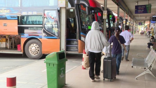 Vận tải hành khách sẵn sàng phục vụ người dân dịp Tết Dương lịch 2026- Ảnh 2. Vận tải hành khách sẵn sàng phục vụ người dân dịp Tết Dương lịch 2026- Ảnh 2.