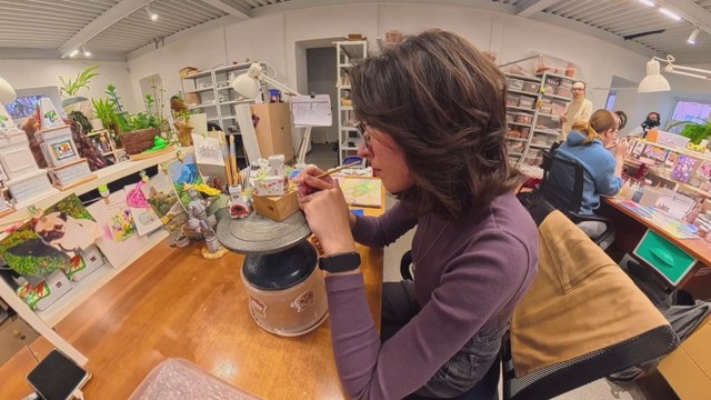 Các nghệ nhân gốm sứ Yaroslavl tất bật trong mùa Giáng Sinh - Ảnh 1.