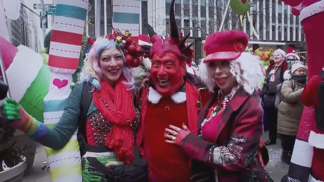 Hàng trăm "Ông già Noel" diễu hành gây quỹ - Ảnh 2.