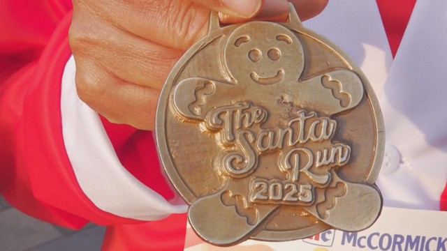 Hàng ngàn người tham gia giải chạy Santa Run ở Mexico - Ảnh 3.