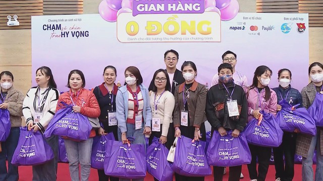 Hơn 2.000 phụ nữ yếu thế được tầm soát ung thư miễn phí - Ảnh 2.