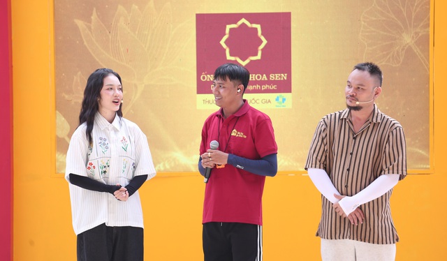 "Mái ấm gia đình Việt" trao hơn 2,5 tỉ đồng cho 18 em nhỏ trong đợt ghi hình ở Tây Ninh- Ảnh 4.