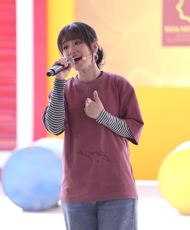 "Mái ấm gia đình Việt" trao hơn 2,5 tỉ đồng cho 18 em nhỏ trong đợt ghi hình ở Tây Ninh- Ảnh 8.