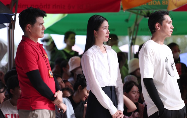 "Mái ấm gia đình Việt" trao hơn 2,5 tỉ đồng cho 18 em nhỏ trong đợt ghi hình ở Tây Ninh- Ảnh 6.