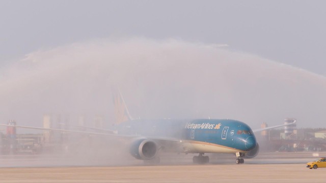 Sân bay Long Thành đón thành công chuyến bay kỹ thuật thử nghiệm đầu tiên - Ảnh 2.