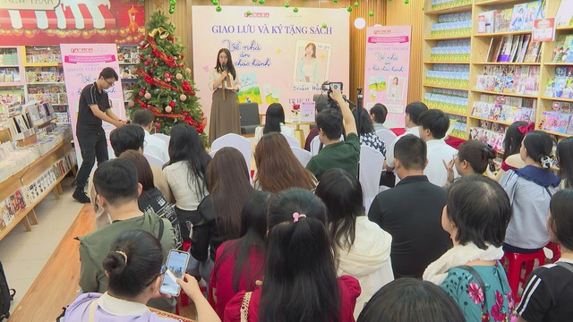 Sách và hành trình chữa lành của người trẻ trong xã hội hiện đại - Ảnh 1.