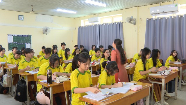 Học sinh TP. Hồ Chí Minh được định hướng sử dụng A.I. chủ động, có kiểm soát - Ảnh 1.