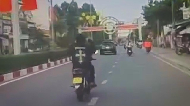 60 Giây ngày 17/12/2025 | Nghệ An: Triệt phá đường dây ma túy, thu giữ 18.200 viên ma túy tổng hợp - Ảnh 3.