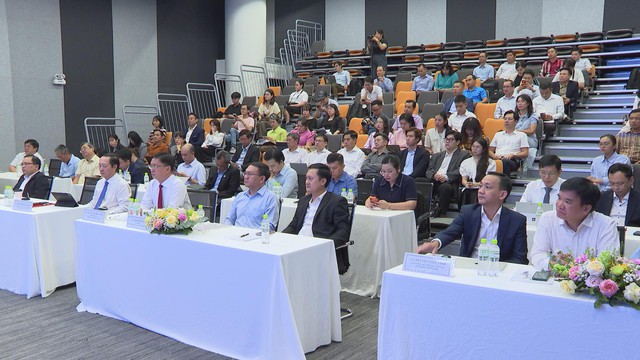 TP. Hồ Chí Minh: Hội tụ nhiều yếu tố để phát triển ngành công nghiệp bán dẫn - Ảnh 2.