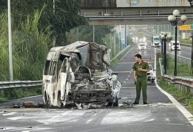 Cháy xe cứu thương trên cao tốc TP. Hồ Chí Minh - Long Thành - Dầu Giây: 3 người tử vong - Ảnh 4.