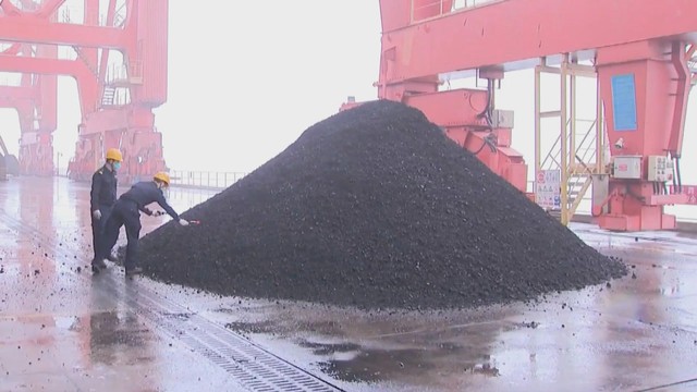 60 Giây ngày 18/12/2025 | Tây Ninh: Vây bắt kẻ cướp tiệm vàng - Ảnh 3.