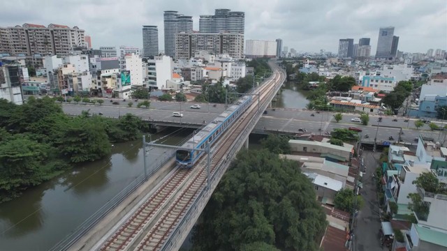 Tuyến metro số 1 (Bến Thành - Suối Tiên) vận chuyển gần 19 triệu lượt hành khách sử dụng sau 1 năm - Ảnh 1.