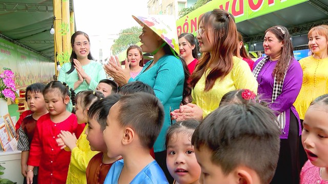 "Phiên chợ nông sản vùng miền - Bình Đông" lần đầu tiên chính thức sẵn sàng khai mạc - Ảnh 1.