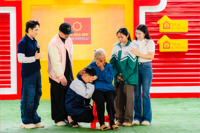 "Mái ấm gia đình Việt" tập 50 trao gần 300 triệu đến tay các em nhỏ mồ côi- Ảnh 1.