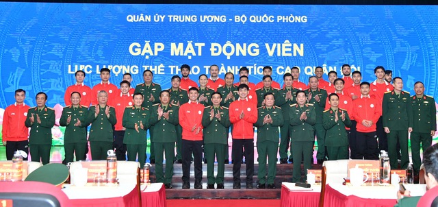 Đại tướng Phan Văn Giang, Bộ trưởng Bộ Quốc phòng gặp mặt, động viên CLB Thể Công - Viettel - Ảnh 1.