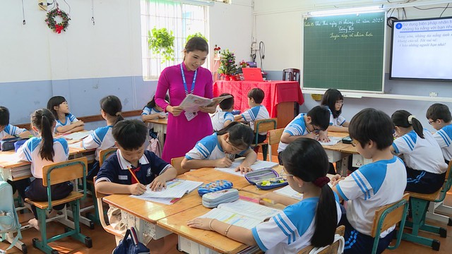 Miễn phí và thống nhất sách giáo khoa: Bước đi tạo công bằng trong giáo dục - Ảnh 4.