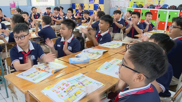 Miễn phí và thống nhất sách giáo khoa: Bước đi tạo công bằng trong giáo dục - Ảnh 2.