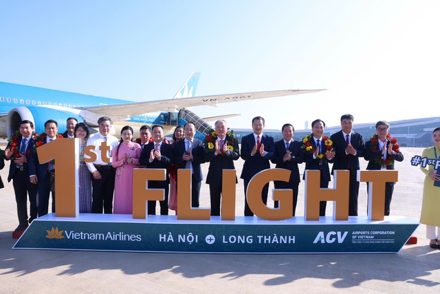 Vietnam Airlines thực hiện chuyến bay chở khách đầu tiên tại Sân bay Long Thành - Ảnh 9.