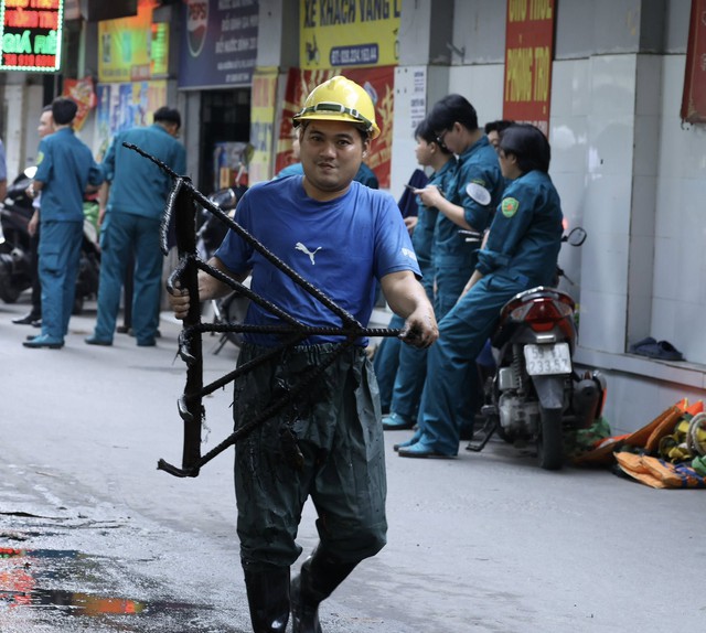 TP. Hồ chí Minh: Phường An Nhơn ra quân làm sạch rạch Chín Xiểng, phát động phong trào bảo vệ dòng kênh - Ảnh 6.