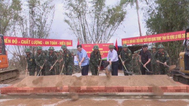 60 Giây ngày 02/12/2025 | Đảm bảo an toàn vệ sinh thực phẩm cho trẻ sau lũ lớn - Ảnh 1.