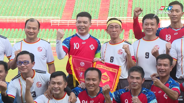  Trận cầu tình nghĩa hướng về miền Trung - Ảnh 1.