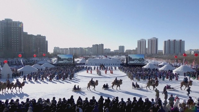 Lễ hội trên băng ở miền Bắc Trung Quốc - Ảnh 1.
