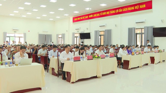 Cử tri Tam Long, Long Hương kiến nghị tháo gỡ vướng mắc dân sinh, quy hoạch - Ảnh 2.